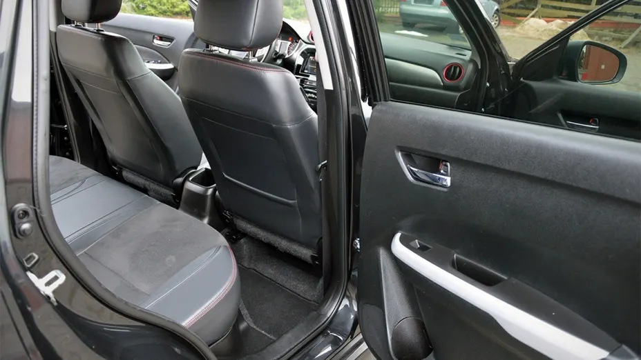 SUZUKI Vitara -