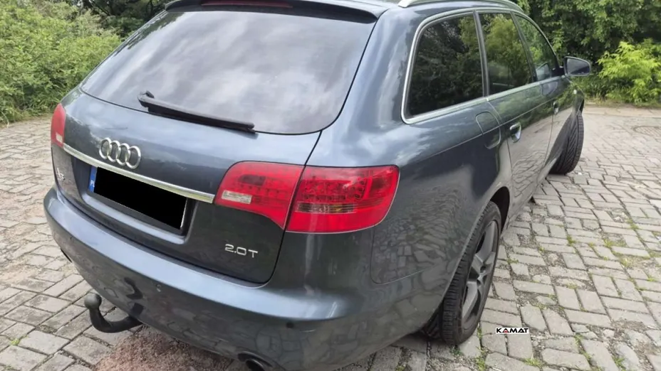 AUDI A6 -