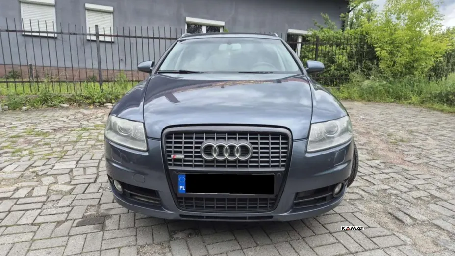 AUDI A6 -