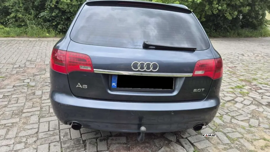 AUDI A6 -