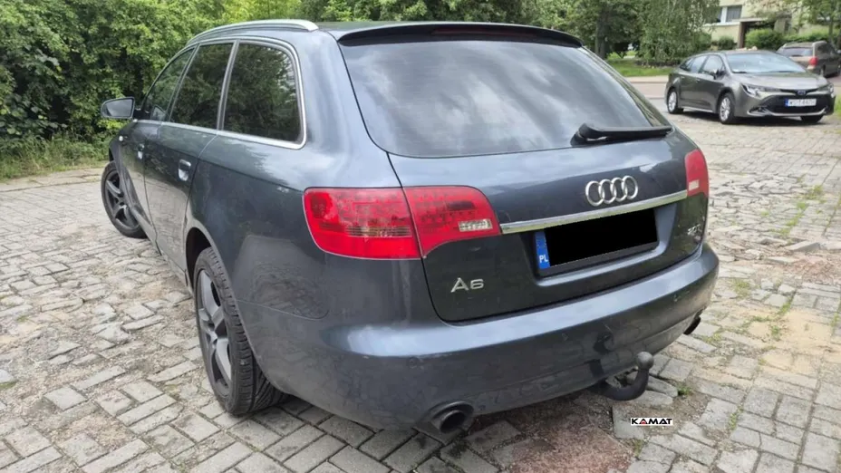 AUDI A6 -