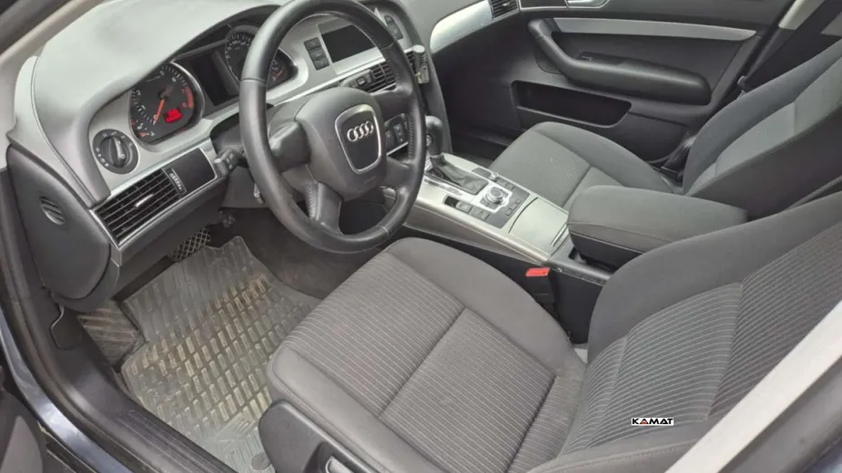 AUDI A6 -