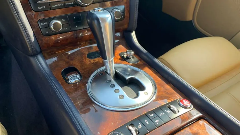 BENTLEY Continental -