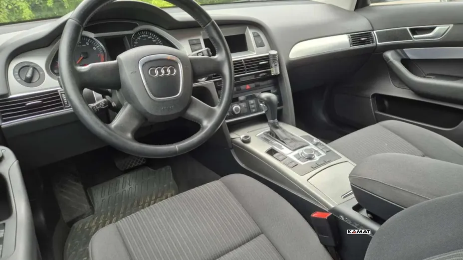 AUDI A6 -
