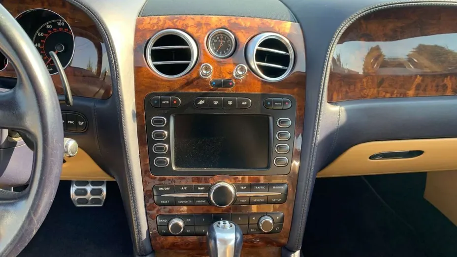 BENTLEY Continental -