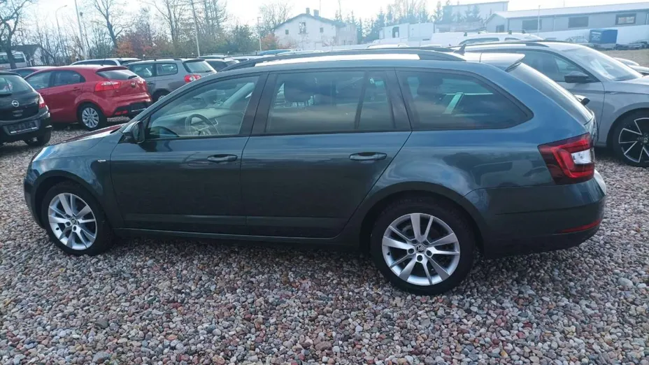 SKODA Octavia -