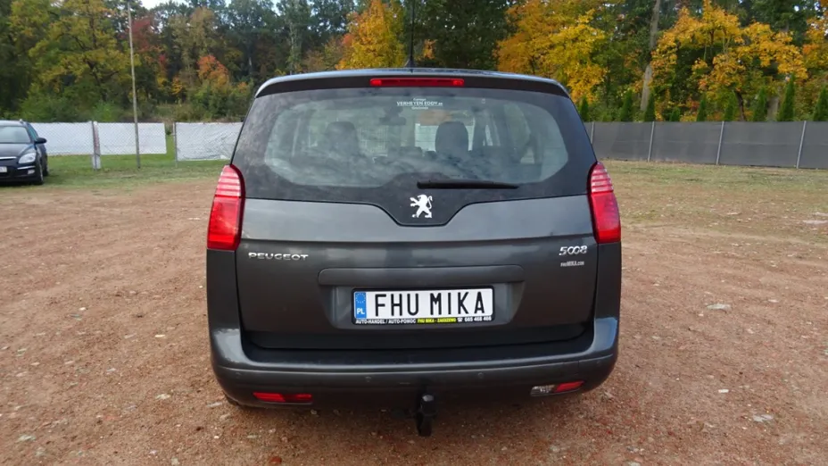 PEUGEOT 5008 -