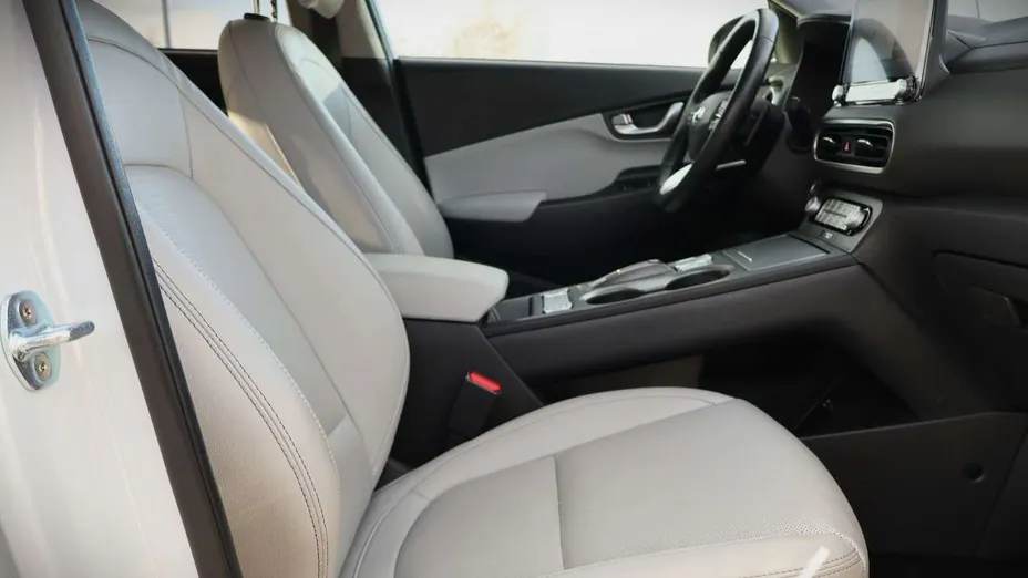 HYUNDAI Kona -
