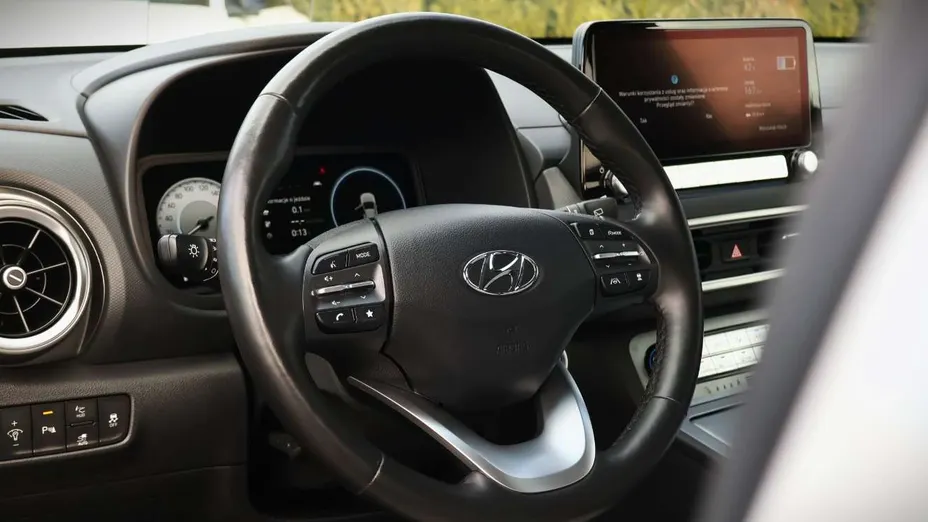 HYUNDAI Kona -