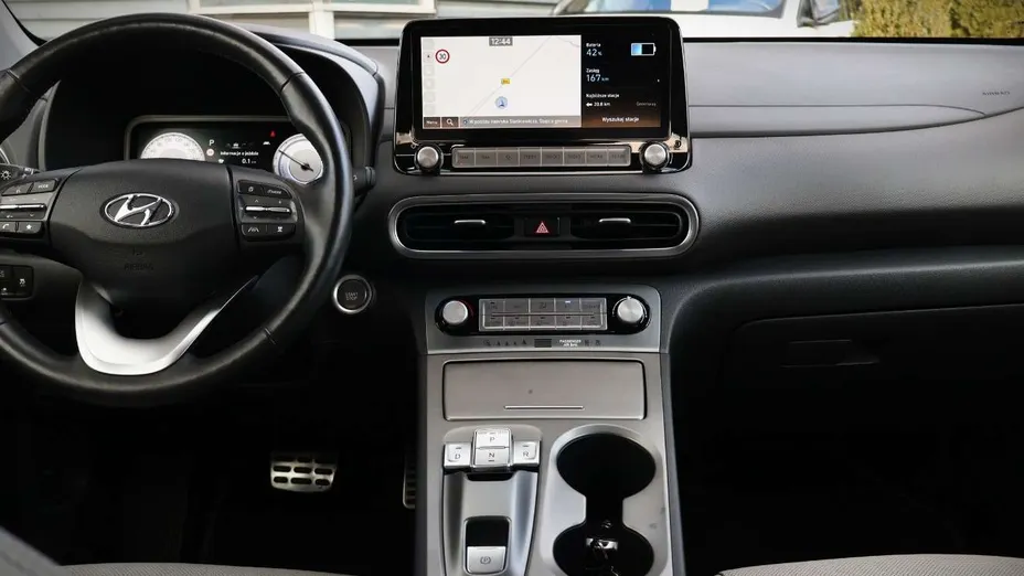 HYUNDAI Kona -