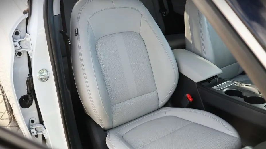 HYUNDAI Kona -