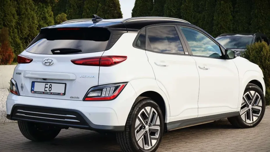 HYUNDAI Kona -