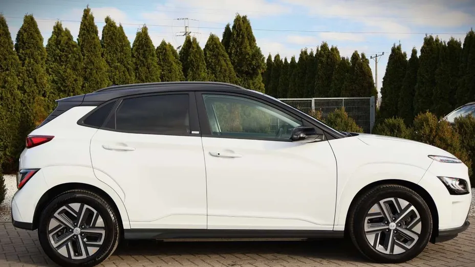 HYUNDAI Kona -