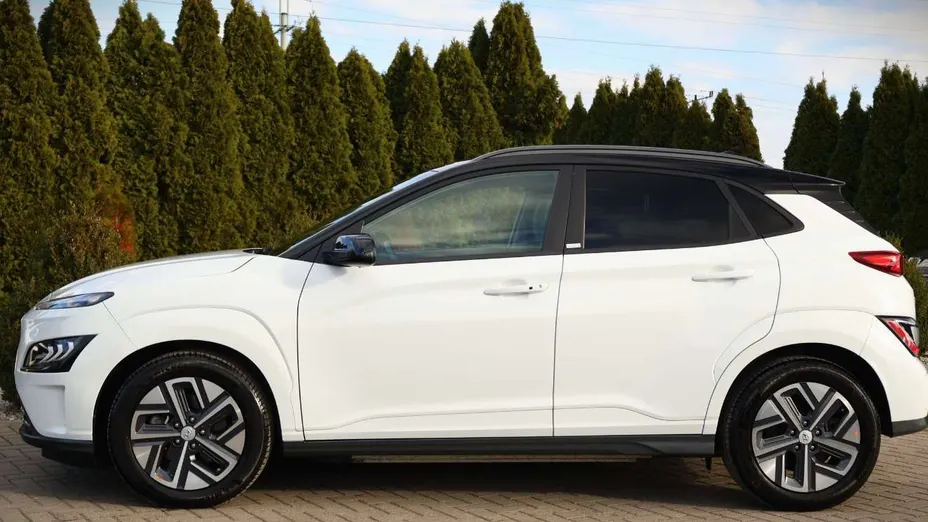 HYUNDAI Kona -