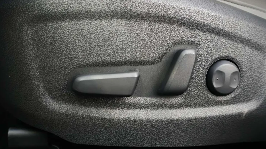 HYUNDAI Kona -