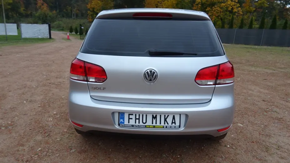 VOLKSWAGEN Golf -