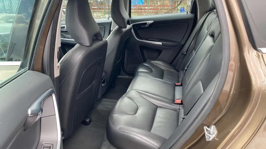 VOLVO XC60 -