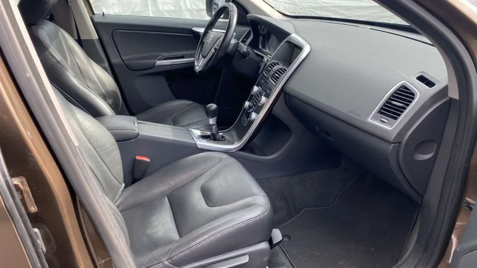VOLVO XC60 -