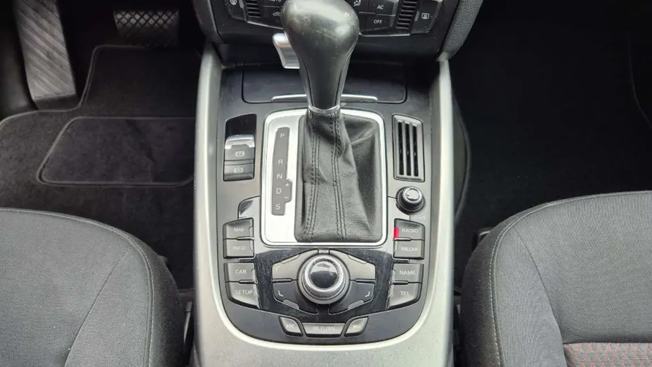 AUDI Q5 -