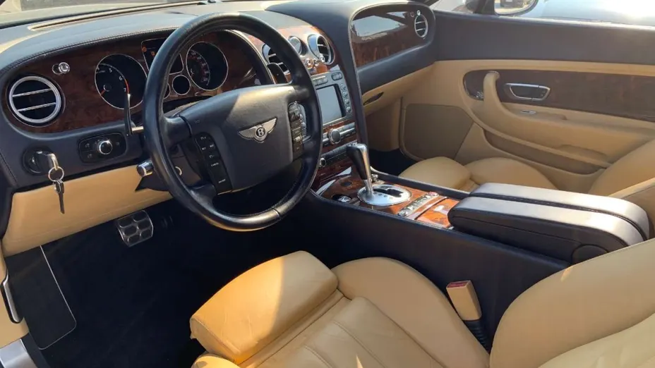 BENTLEY Continental -