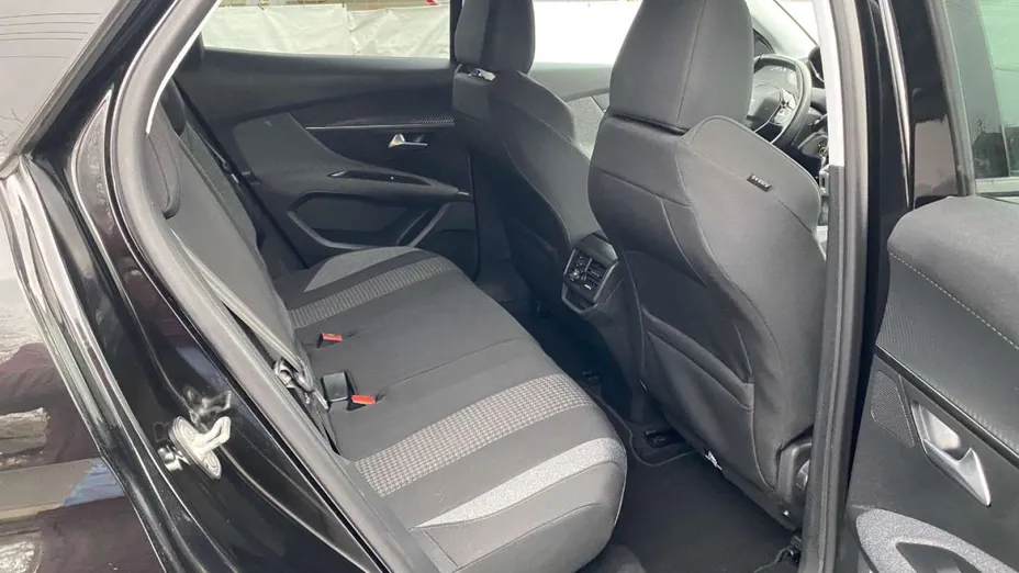 PEUGEOT 3008 -