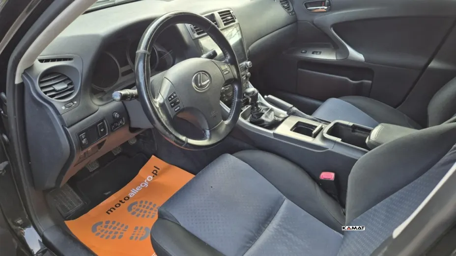 LEXUS IS -
