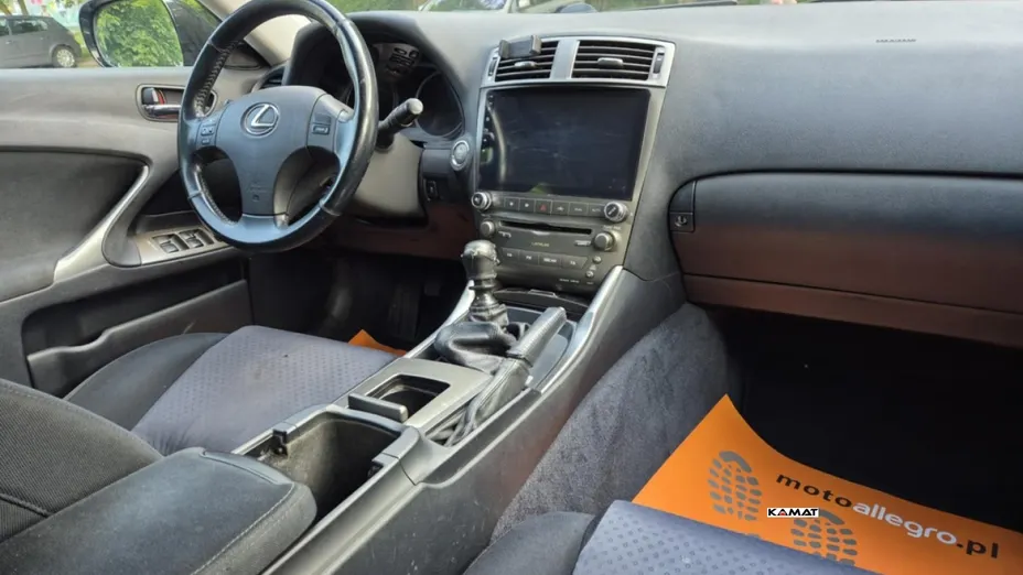 LEXUS IS -