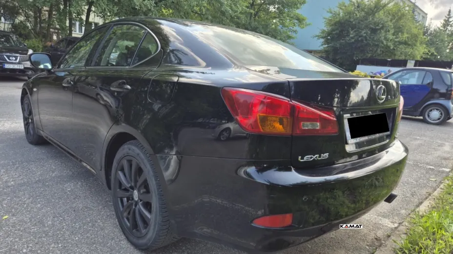 LEXUS IS -