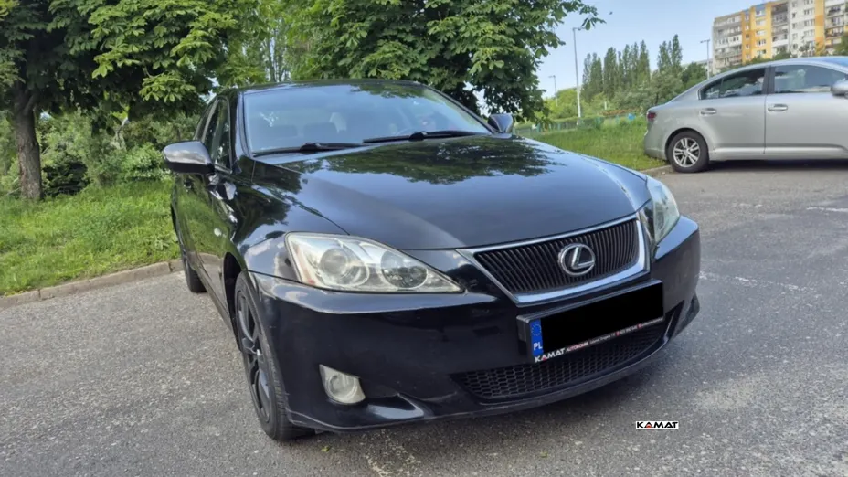 LEXUS IS -