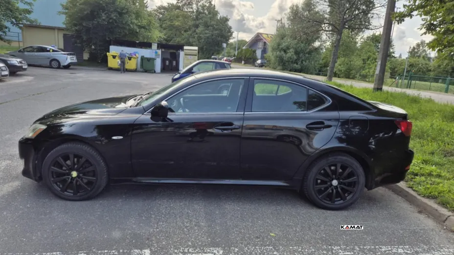 LEXUS IS -