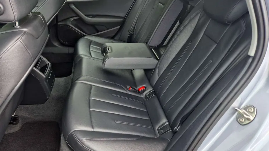 AUDI A4 -