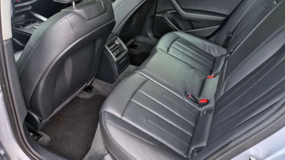 AUDI A4 -