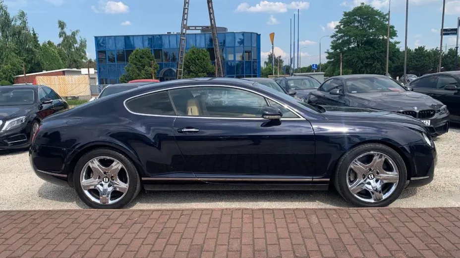 BENTLEY Continental -