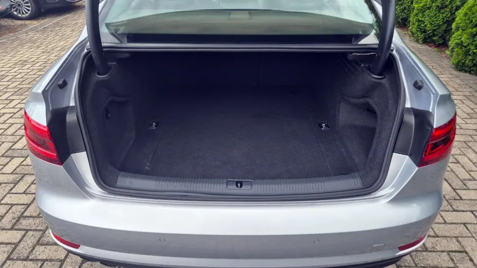 AUDI A4 -