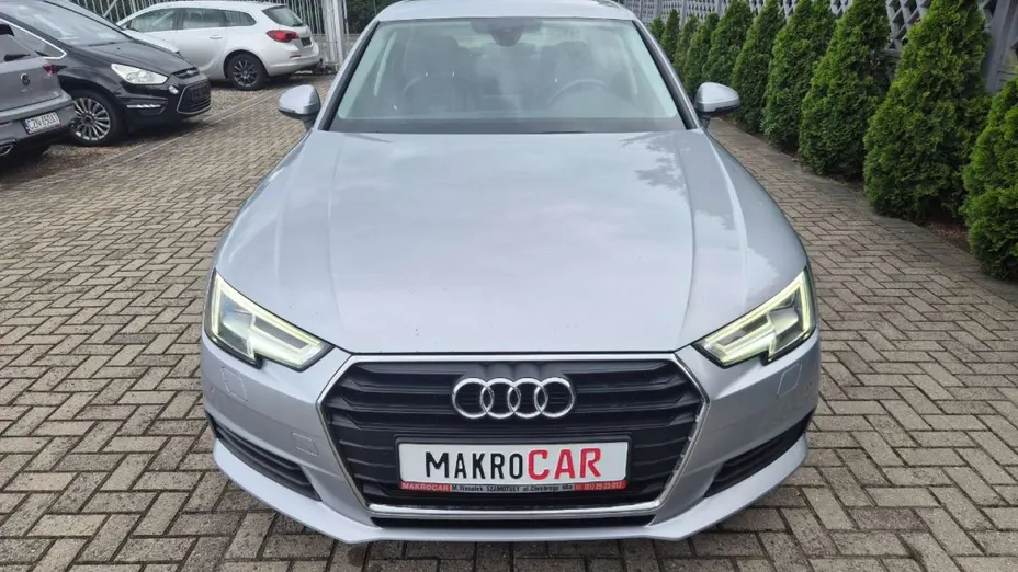 AUDI A4 -