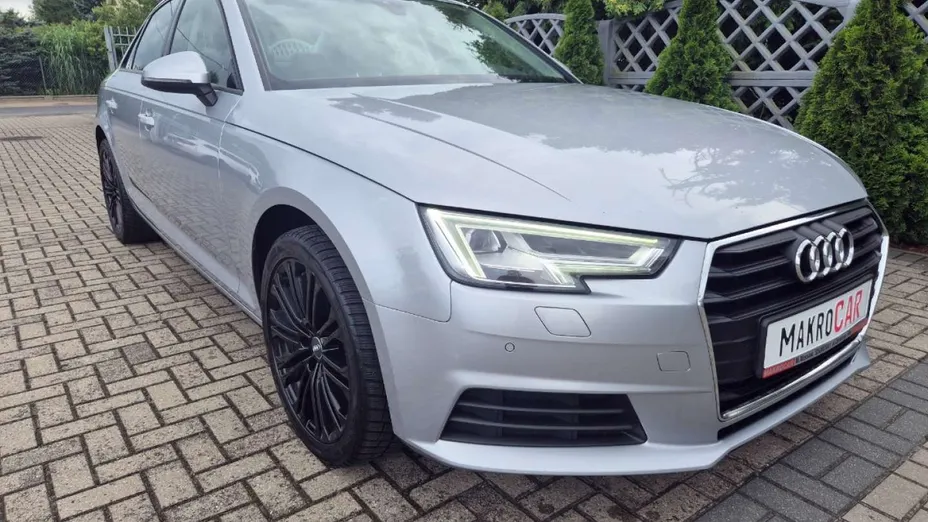 AUDI A4 -
