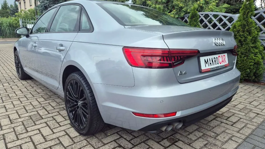 AUDI A4 -