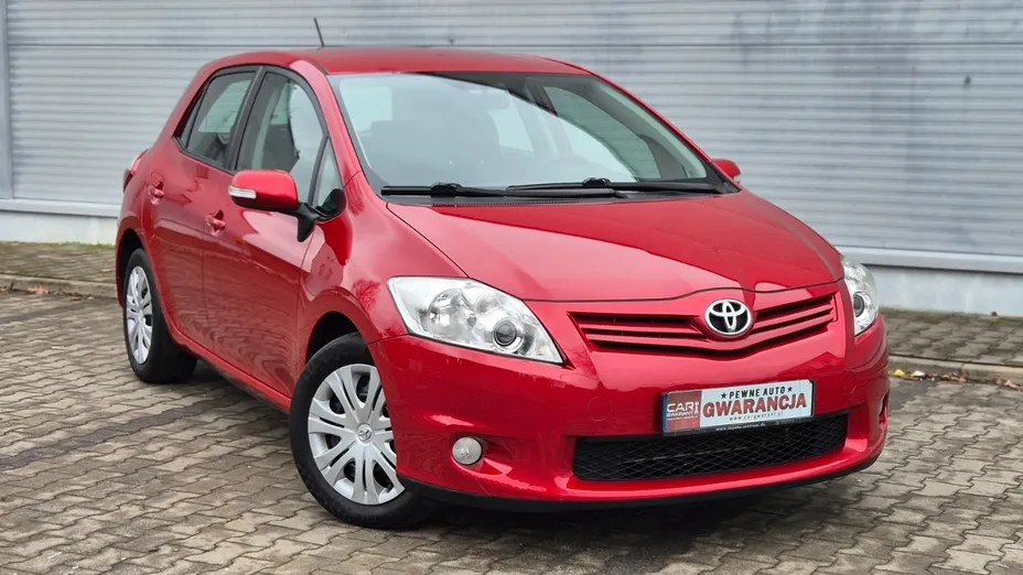 TOYOTA Auris -