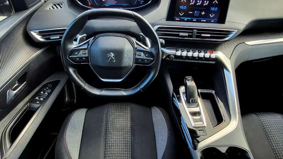 PEUGEOT 3008 -