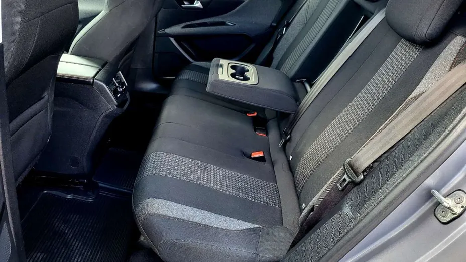 PEUGEOT 3008 -