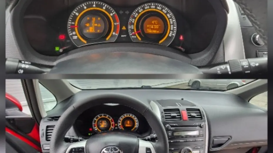 TOYOTA Auris -