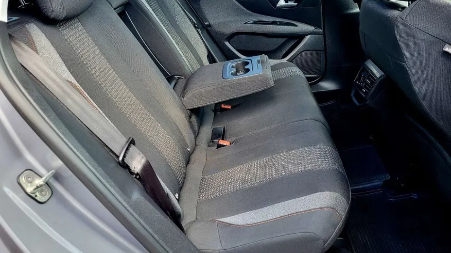 PEUGEOT 3008 -