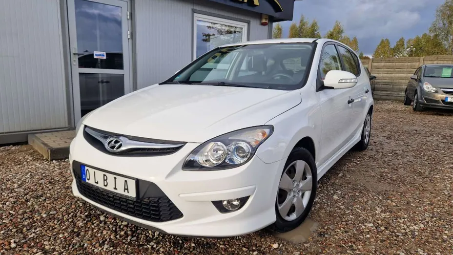 HYUNDAI i30 -