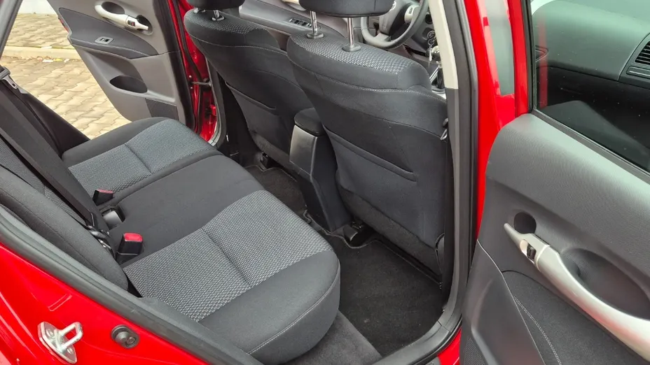TOYOTA Auris -