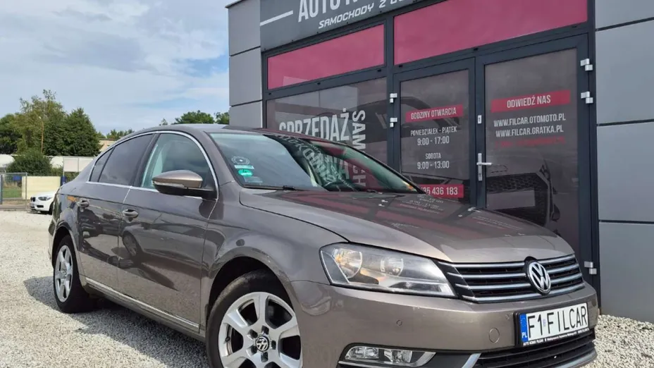VOLKSWAGEN Passat -