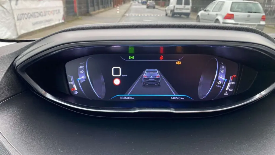 PEUGEOT 3008 -