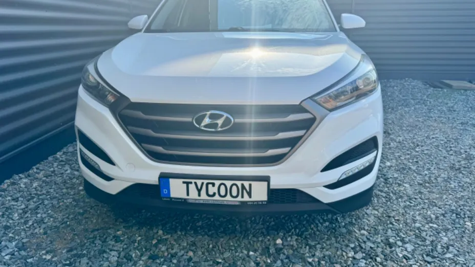 HYUNDAI Tucson -