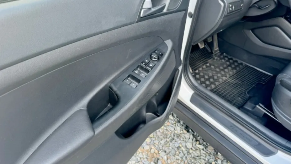 HYUNDAI Tucson -