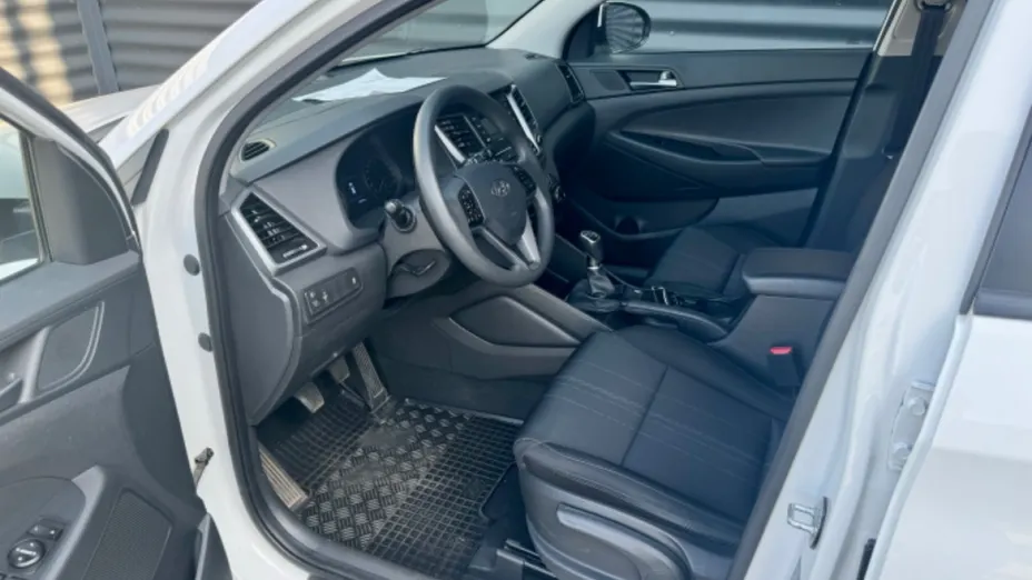 HYUNDAI Tucson -