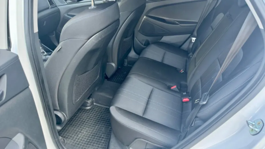 HYUNDAI Tucson -